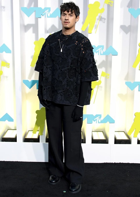 Omar Apollo Height Weight Stats