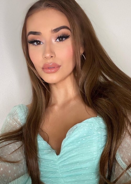 Talia Sagginario as seen in a selfie that was taken in December 2020