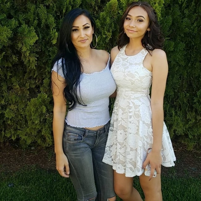 Tessa Alesia as seen in a picture with her sister Josie Alesia in December 2018