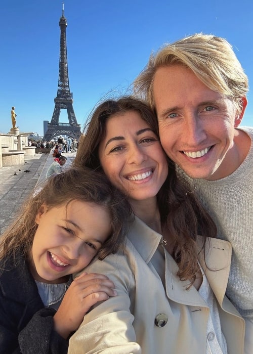 Mimi Ikonn with her husband entrepreneur Alex Ikonn and their daughter Alexa Love in October 2022, while on a tour of the Eiffel Tower