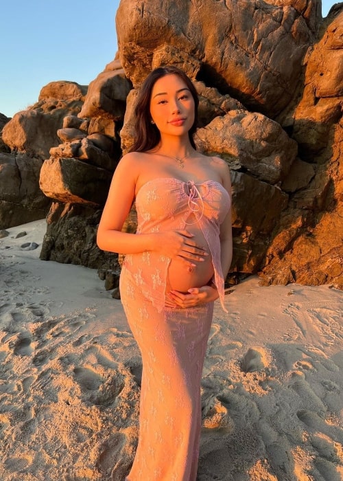 Elleriemarie as seen in a picture that was taken in April 2023