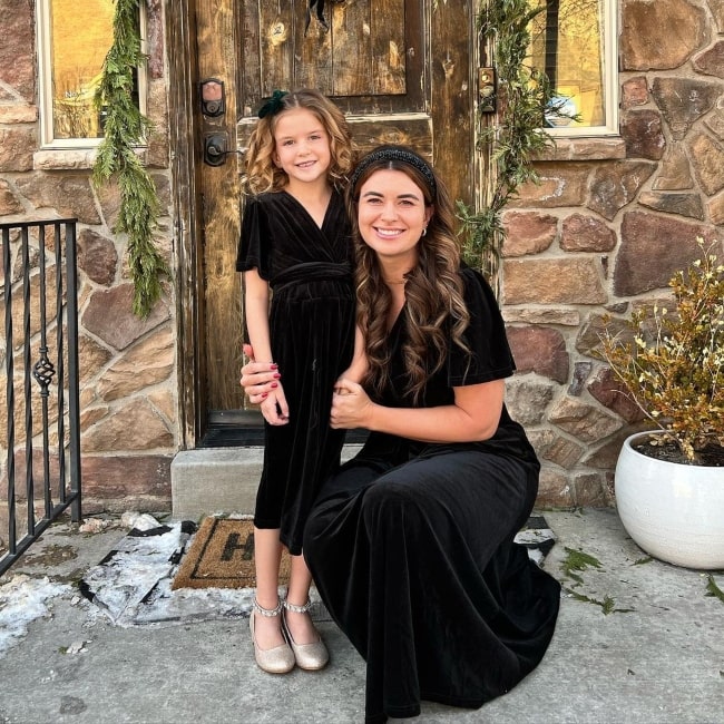 Lindsay Bingham as seen in a picture with her daughter Ava that was taken in December 2021