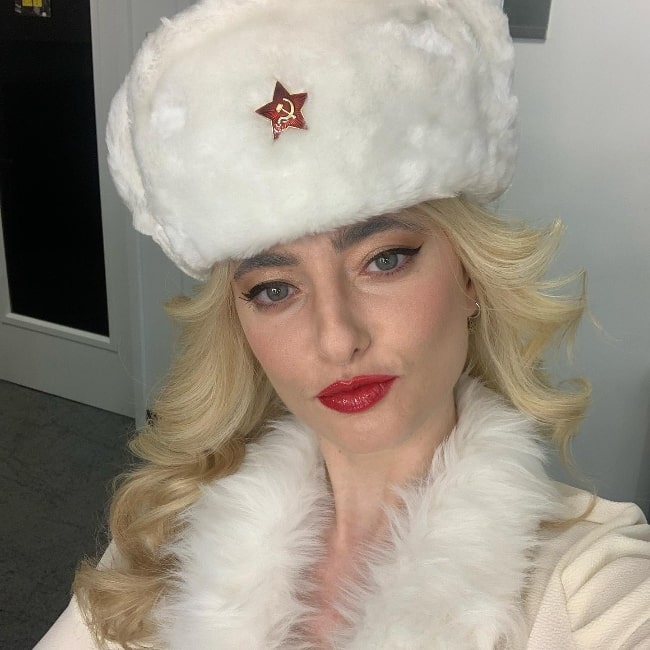 Sarah Sherman as seen while clicking a selfie in May 2022