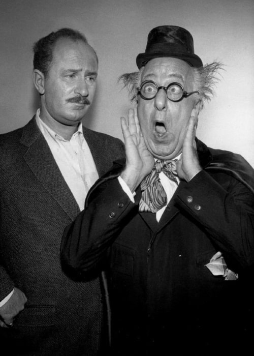 Keenan Wynn (Left) and his father, Ed Wynn, in 'The Man in the Funny Suit' (1960)