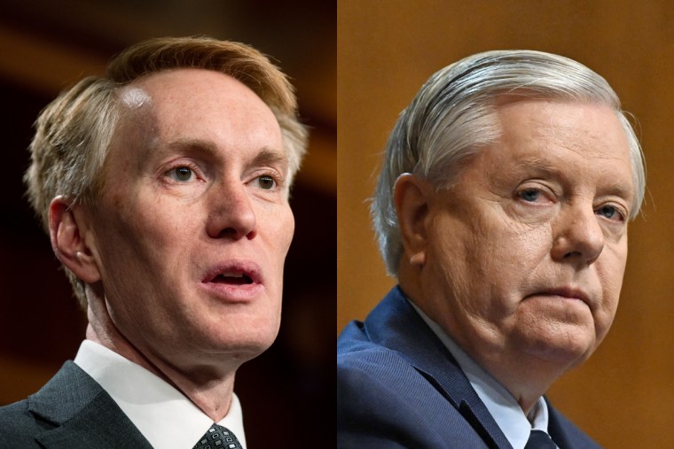 Sen. James Lankford, R-Okla., left, and Sen. Lindsey Graham, R-S.C.