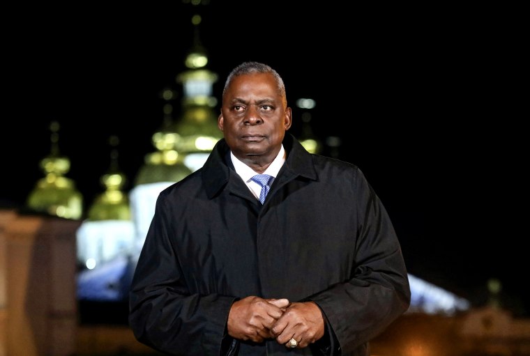 US Secretary of Defense Lloyd during a press conference in Mykhailivska Square, Kyiv on Nov. 20, 2023.