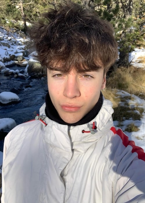 Apolo Ribera as seen in a selfie that was taken in December 2023