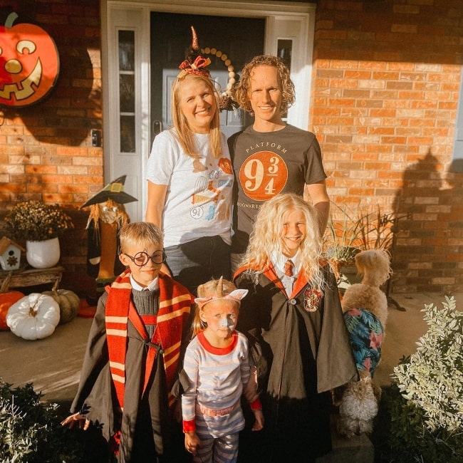 Kate Griffiths as seen in a picture with her parents and siblings that was taken in November 2022