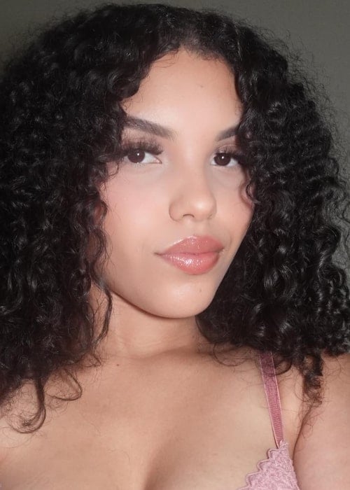 Sierraslaays as seen in a selfie that was taken in June 2023