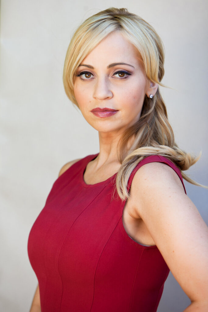 Tara Strong Height, Weight, Age, Affairs, Biography