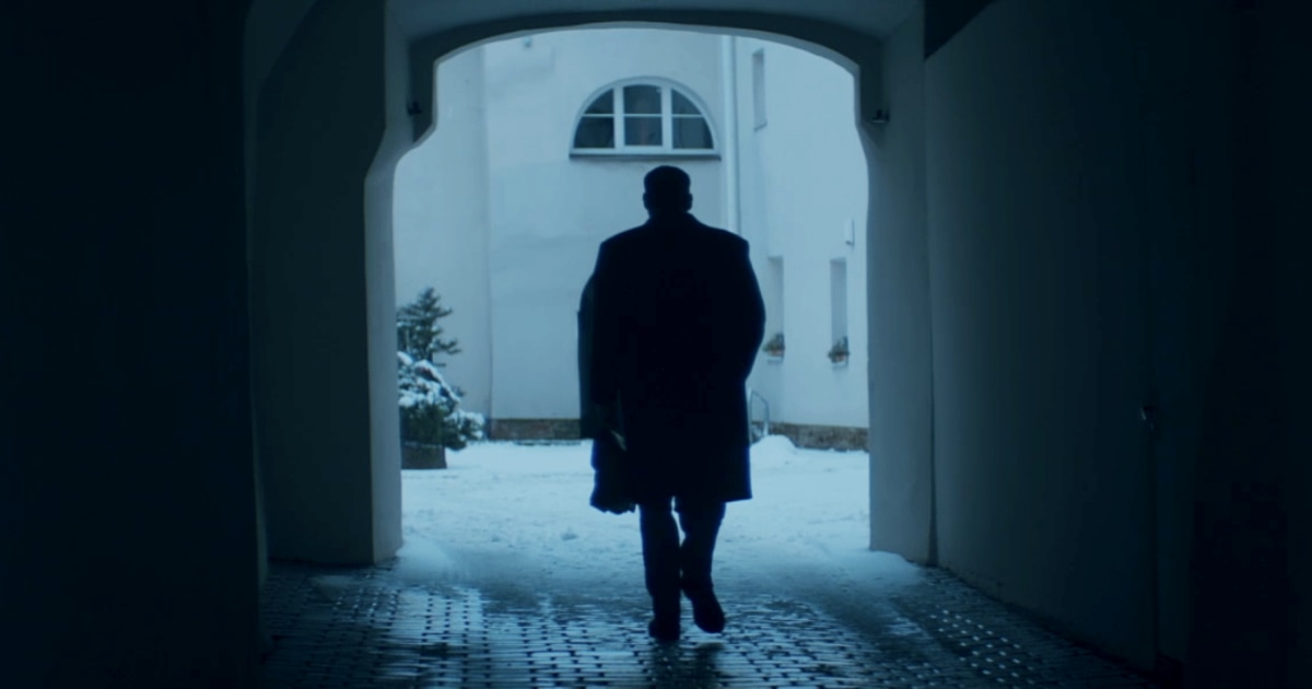 CIA asks Russians to share secrets with U.S. spies in dramatic video