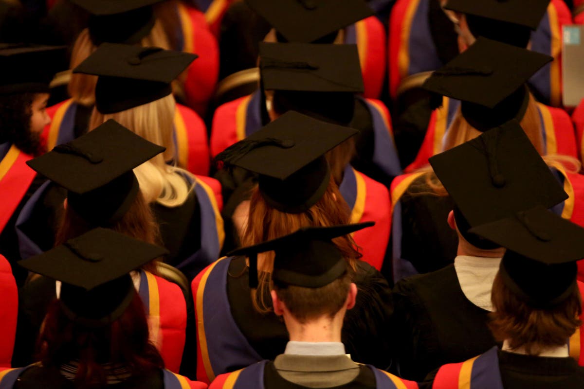 English universities ‘at risk’ due to over-reliance on fees from Chinese students