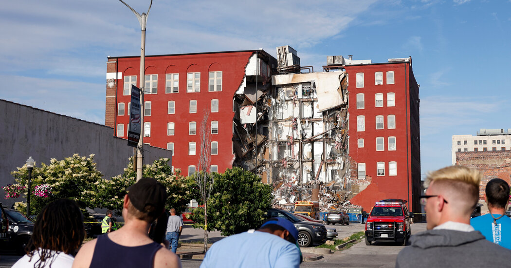 8 People Rescued in Partial Building Collapse in Iowa