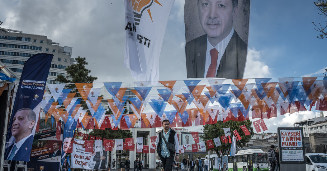 As Turkish Vote Looms, Erdogan Loyalists Can’t Imagine Anyone Else in Charge