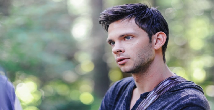 Devon Graye Bio, Early Life, Career, Net Worth and Salary