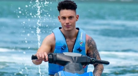 Exi (YouTuber) Height, Weight, Age, Girlfriend, Family