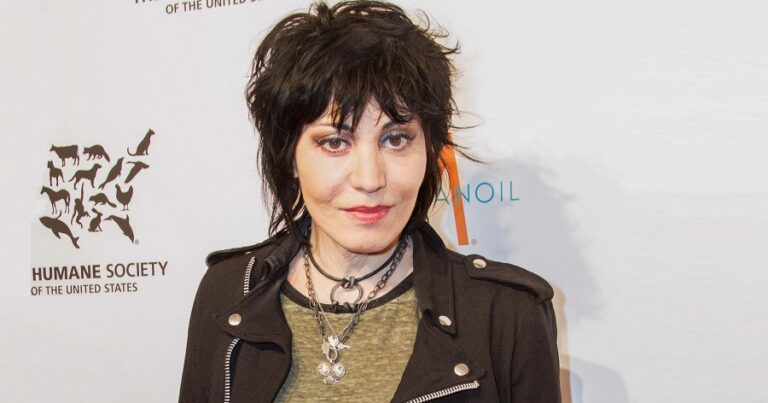 Joan Jett Bio, Early Life, Career, Net Worth and Salary