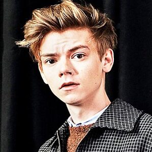Thomas Brodie-Sangster Bio, Early Life, Career, Net Worth and Salary