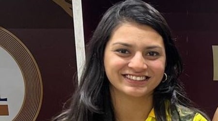 Utkarsha Pawar Height, Weight, Age, Spouse, Family