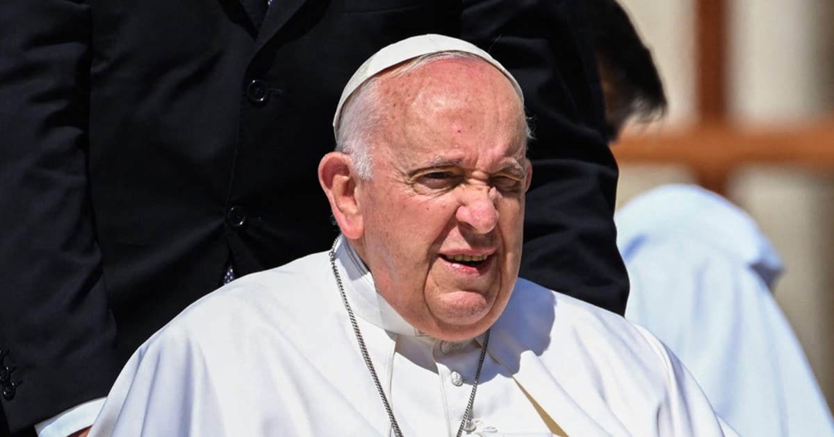 Pope emerges from 3-hour abdominal surgery without complications