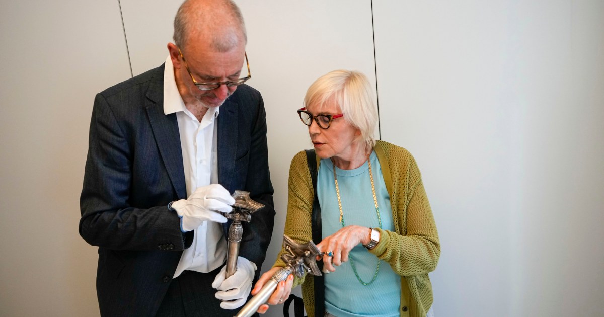 The German curator on a mission to return heirlooms lost in the Holocaust to Jewish families