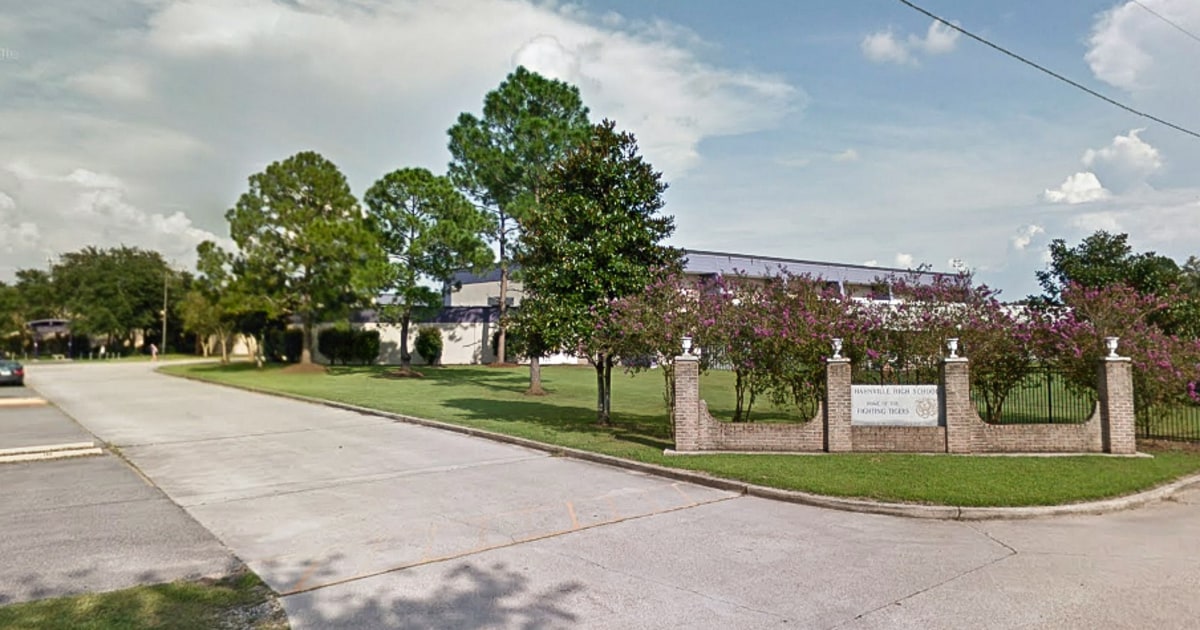 Woman, 28, posed as 17-year-old student at Louisiana high school