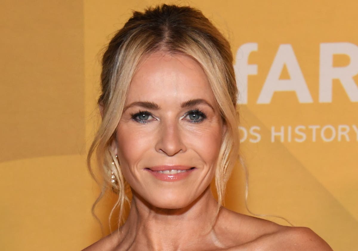 Chelsea Handler roasts Robert De Niro and Al Pacino for having kids with young women