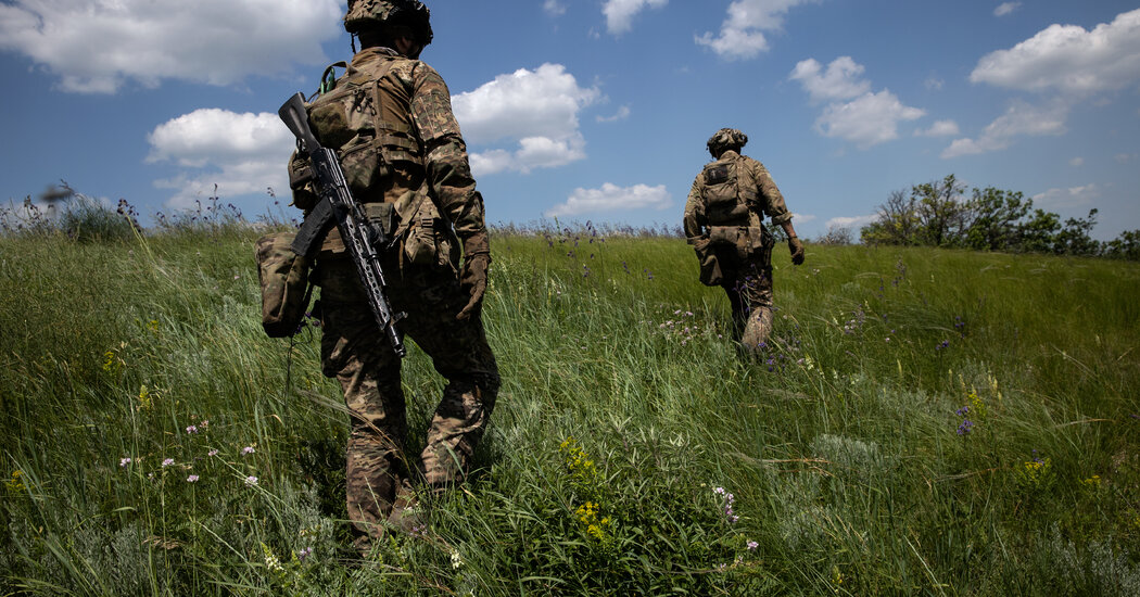 Congressional Support for Aiding Ukraine Frays Amid Spending Battle