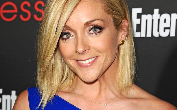 Jane Krakowski Bio, Early Life, Career, Net Worth and Salary