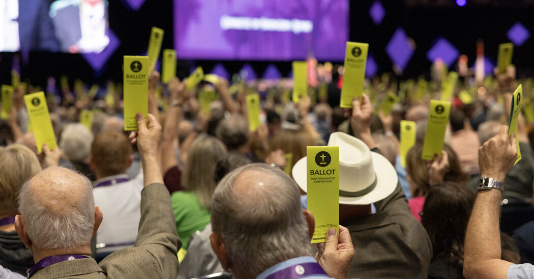 Southern Baptists’ Fight Over Female Leaders Shows Power of Insurgent Right