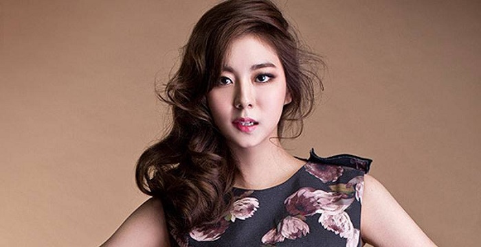 Uee Bio, Early Life, Career, Net Worth and Salary