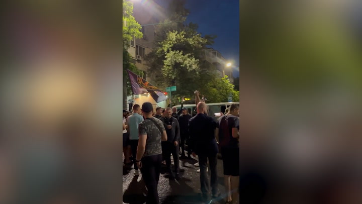 Wagner paramilitary troops prepare to turn around from Moscow advance