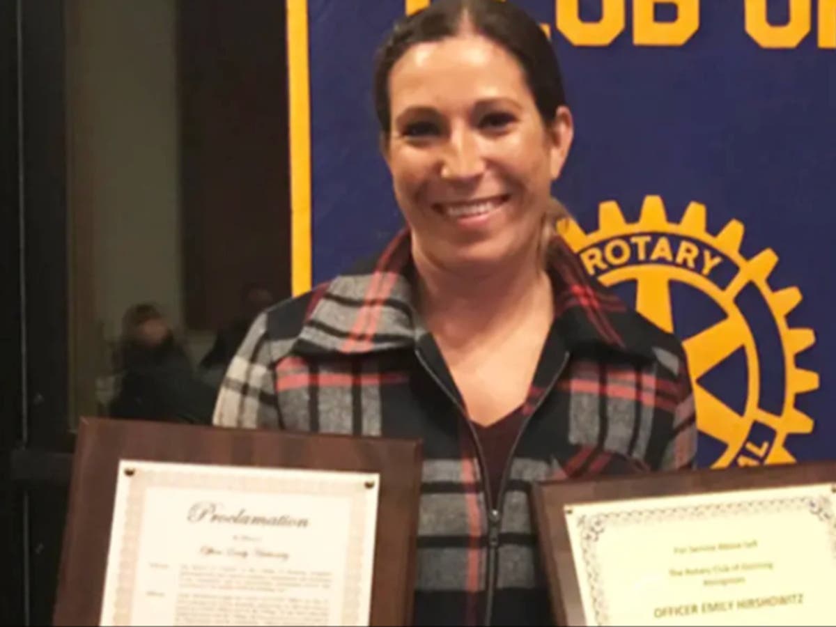 New York police officer arrested for sending hoax threatening texts to herself