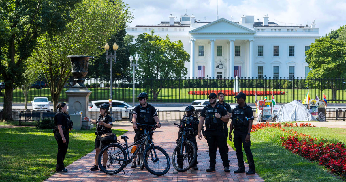 Secret Service investigating 'white, powdery substance' found in West Wing
