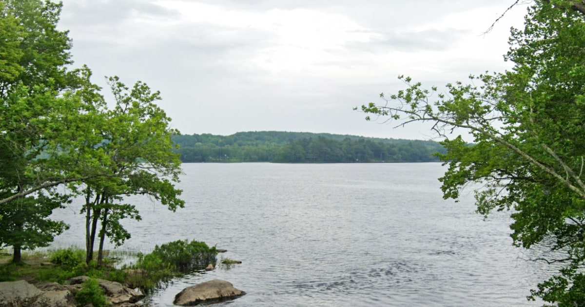 Maine father drowns while trying to save daughters swept out to deep water of pond