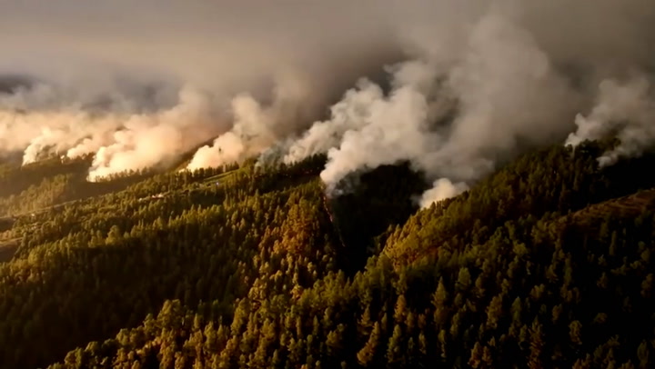 Extent of wildfires in Spain's La Palma captured by drone footage.mp4