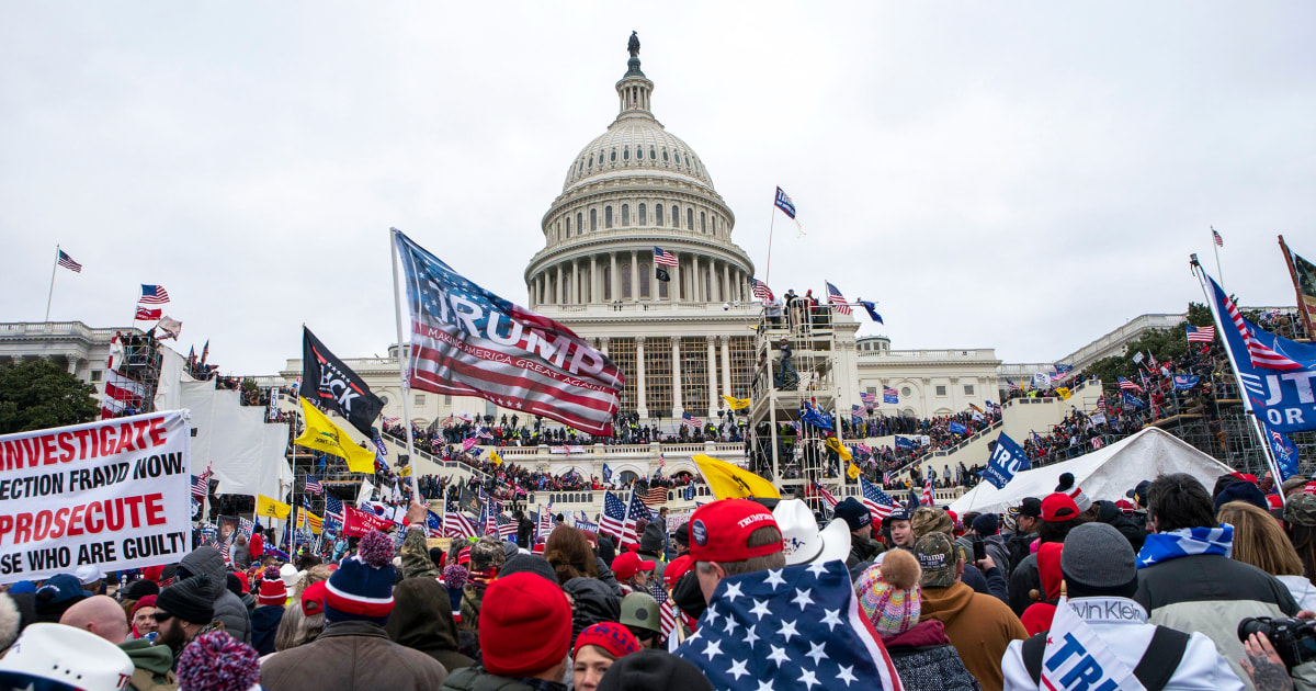 Capitol riot defendant gets probation after rare setback for prosecutors at Oath Keepers trial