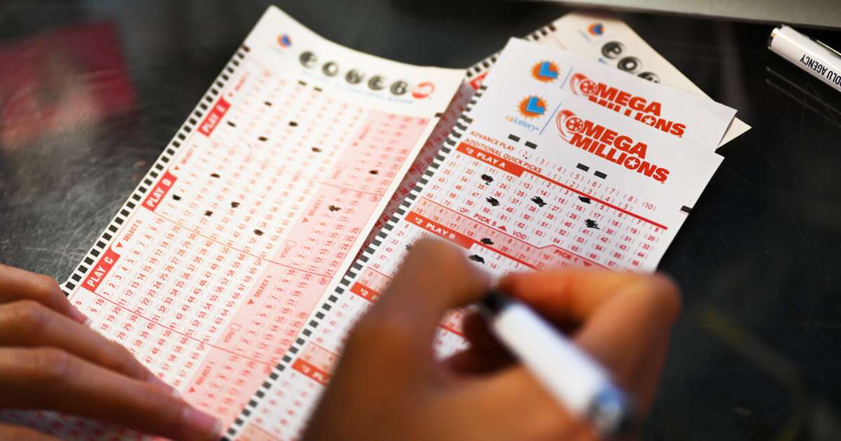 Mega Millions jackpot grows to $820 million with a possible cash payout of $422 million