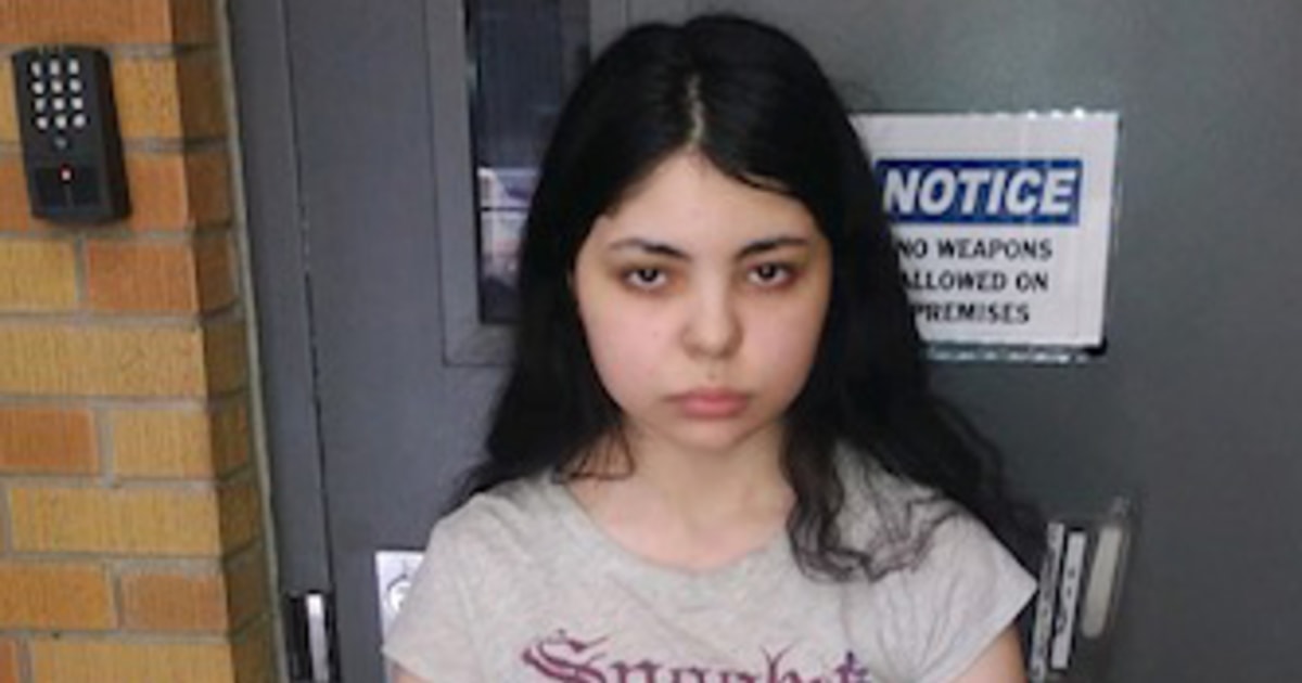 Missing teen Alicia Navarro says 'no one hurt me' in video released by police