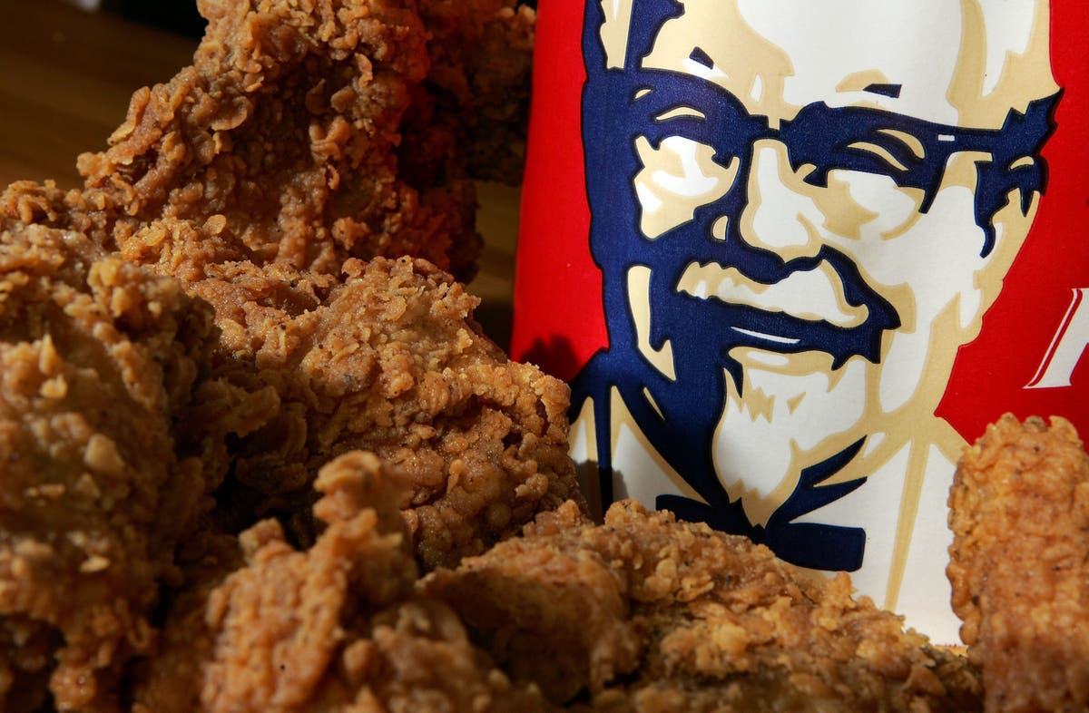 British Airways apologise to passengers for serving KFC after ‘forgetting food’