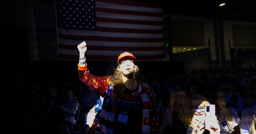 A Pro-Trump Crowd, Sensing Disloyalty, Drowns Out Dissent