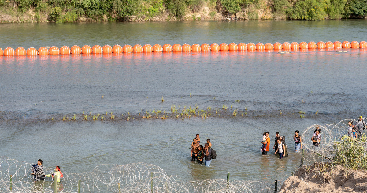 Justice Department seeks immediate removal of floating barrier in Rio Grande as Texas lawsuit plays out