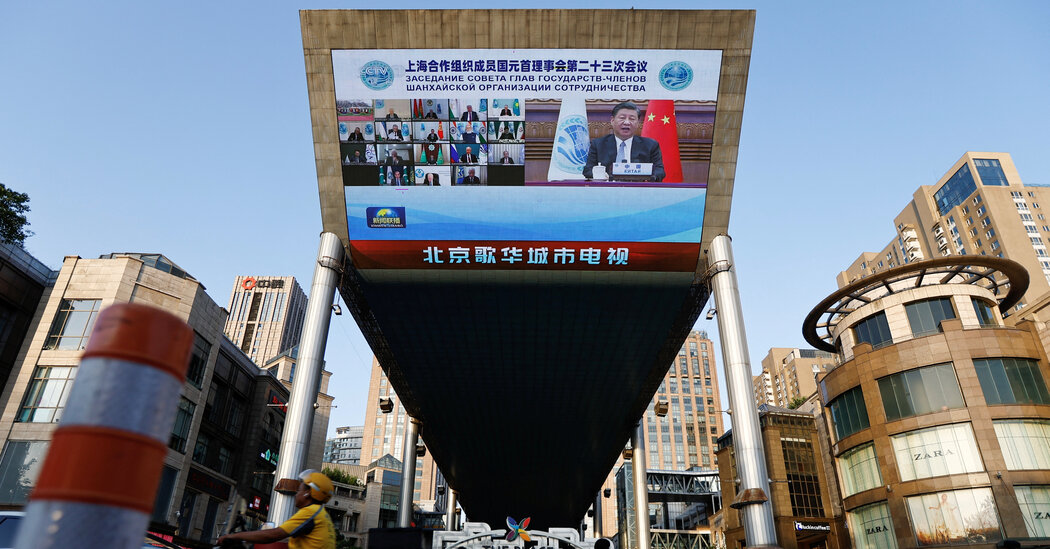 Putin, Xi and Modi Meet on Camera, but With No Signs of Greater Unity