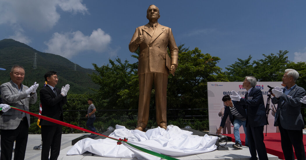 South Korea Unveils Truman Statue on Armistice Anniversary