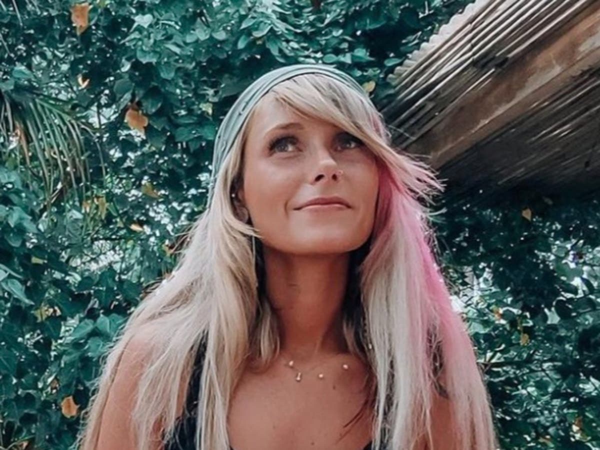 Woman justifies her 6,000-mile trip to get hair extensions