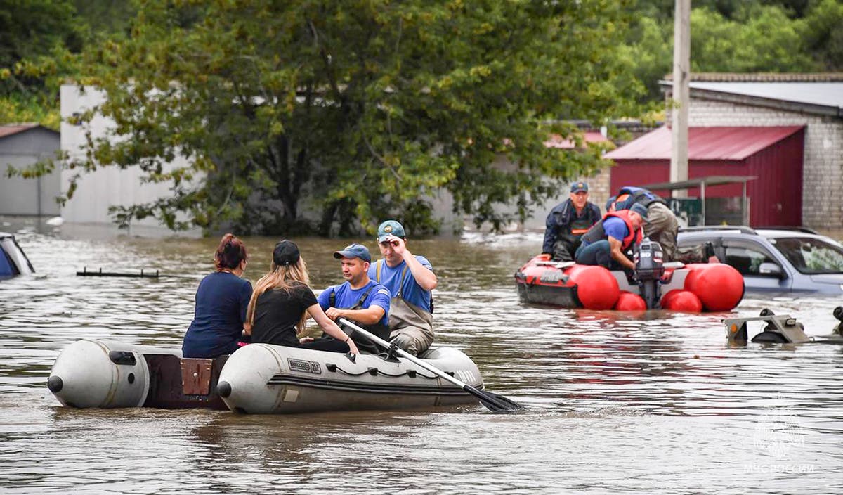 Russia evacuates 2,000 in Far East flooding