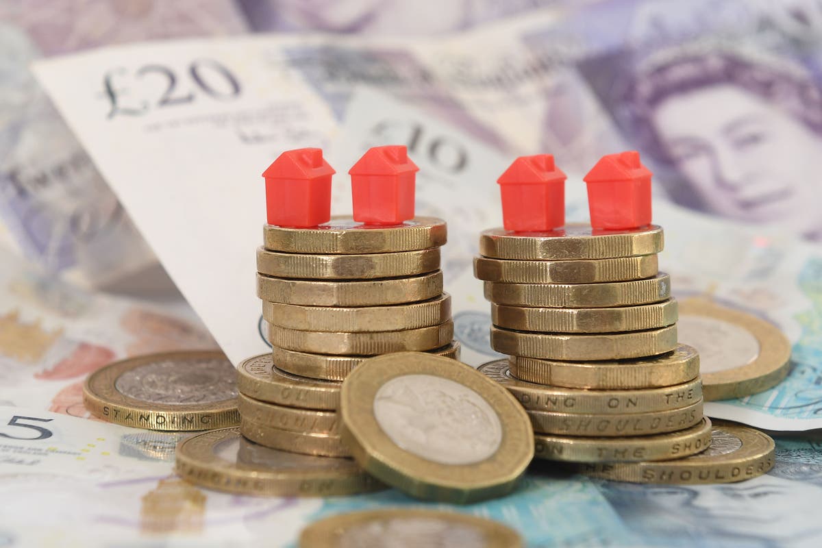 Landlords selling up buy-to-let make ‘£10,500 less than if they had sold in 2022’