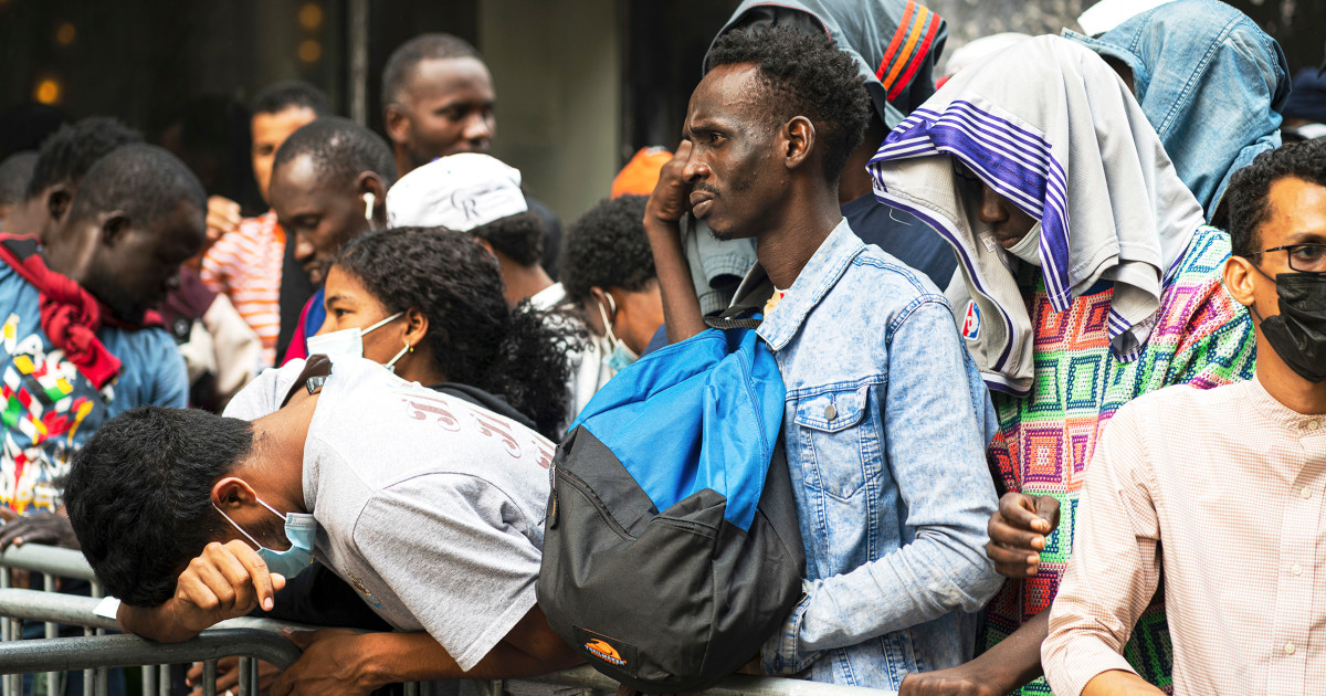 New York City's mayor and the Biden admin are fighting about migrants