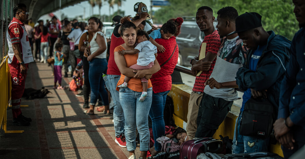 3-Year-Old Migrant Dies During Trip to Chicago on Bus Sponsored by Texas