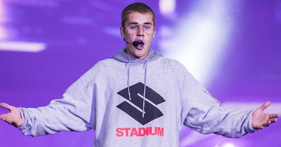 Justin Bieber Bio, Early Life, Career, Net Worth and Salary
